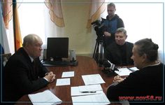 Губернатор области В. К. Бочкарев проводит прием граждан