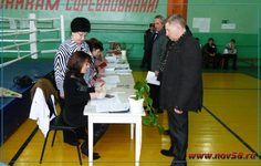 Избирательная комиссия выдает бюллетени | Камешкирский район