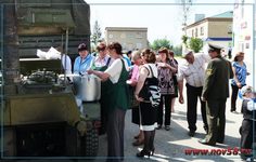 После митинга жители Русского Камешкира отведали солдатской каши с полевой кухни | Новь