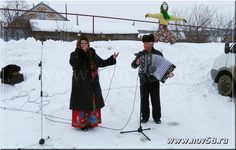 Зинаида Кузина исполняет песню на проводах Масленицы в Камешкирском районе | Новь
