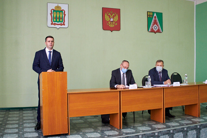 Депутаты утвердили исполняющего обязанности главы администрации Камешкирского района 