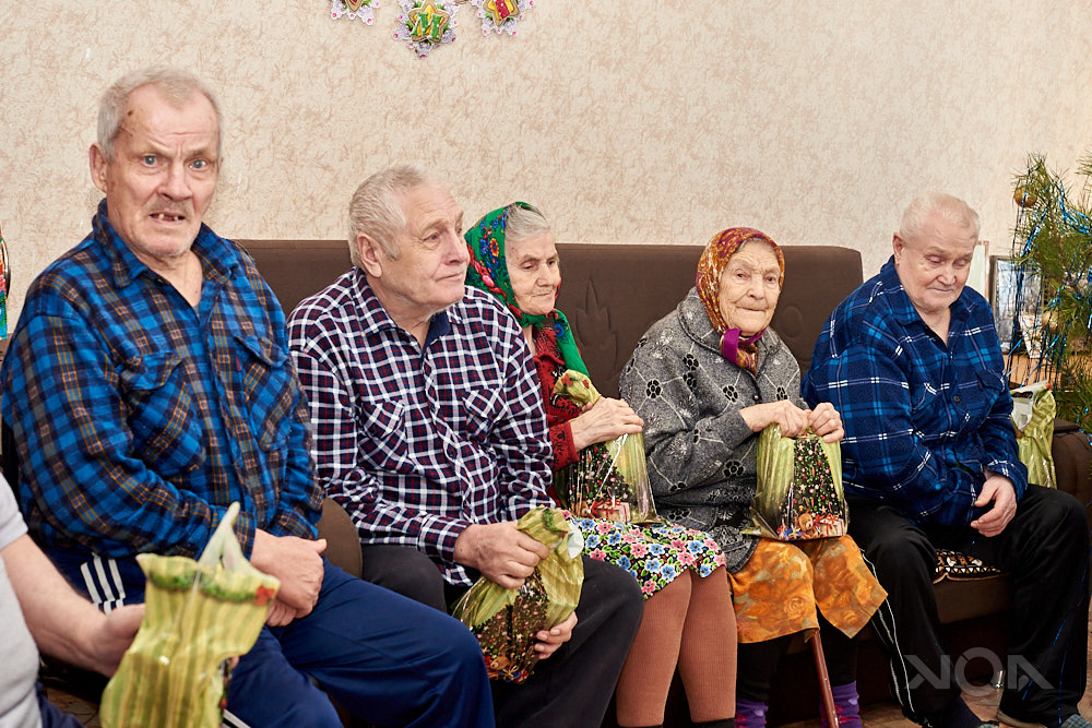 Постояльцы Пёстровского станционра получили подарки к Новому году