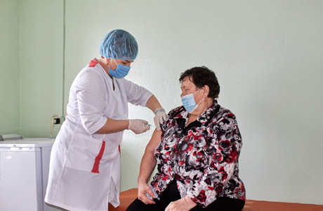 В Камешкирском районе продолжается вакцинация