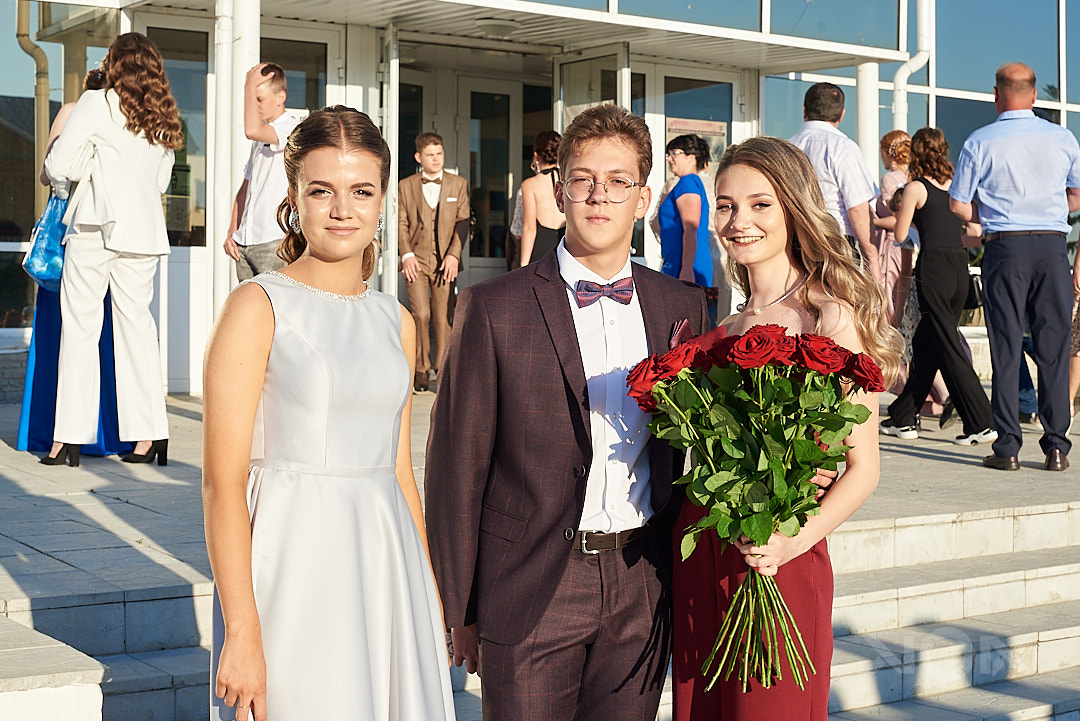 Камешкирские выпускники попрощались со школьной жизнью