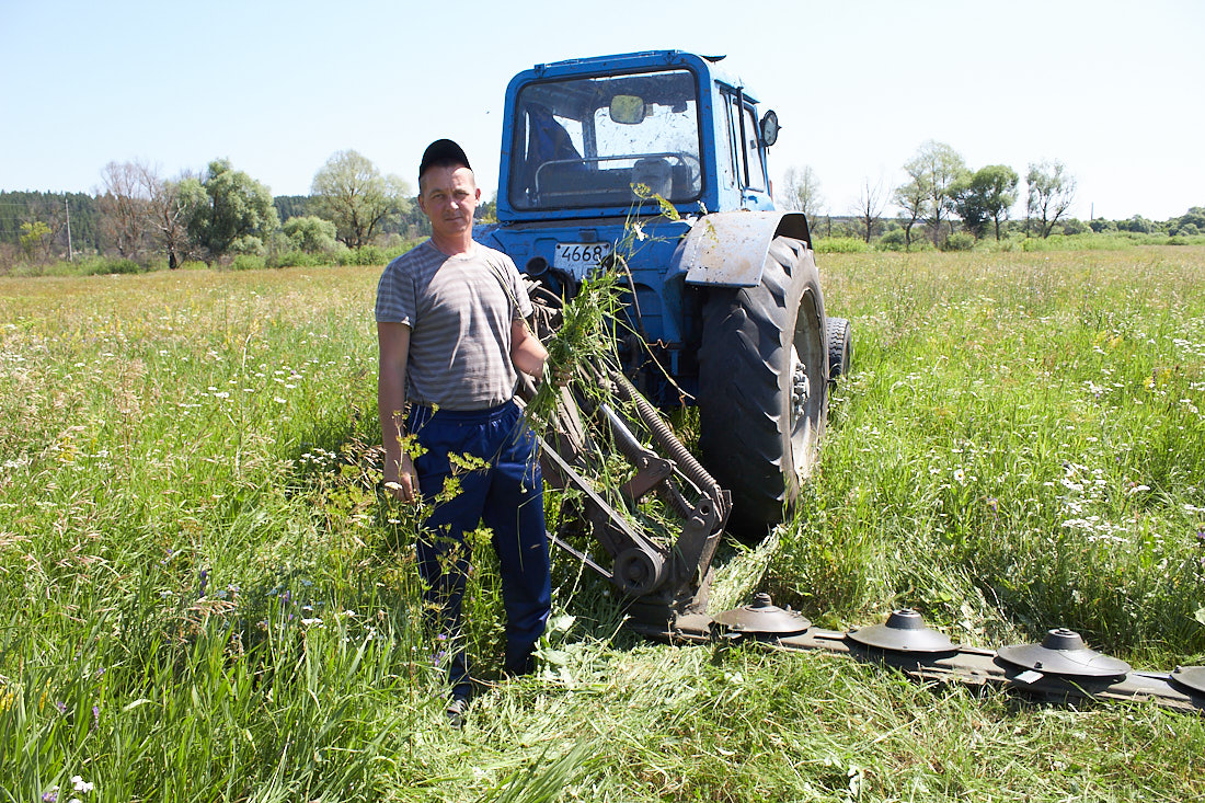 В Камешкирском районе продолжается заготовка сена